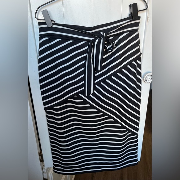 Halogen Black and White Wrap Pencil Skirt Knee-Length - Picture 2 of 10